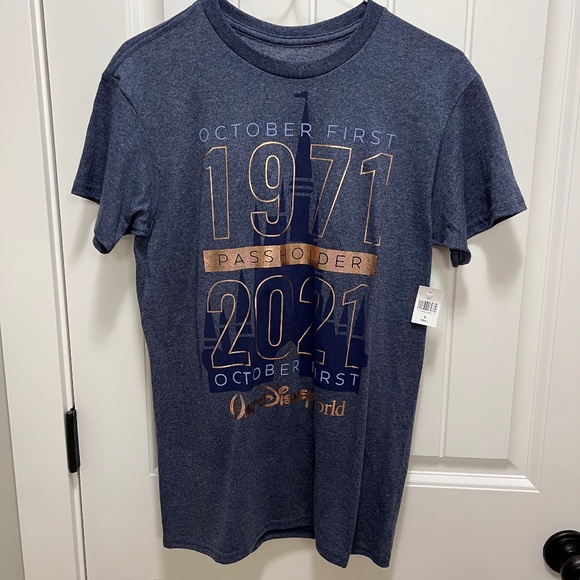 BNWT DisneyWorld 50th Anniversary Oct ,2021"Day of" Exclusive Annual Passholder - Picture 1 of 1